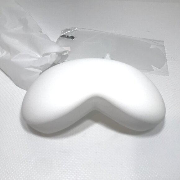 Silicone Case Designed for Apple Vision Pro VR Headset White - Picture 7 of 10